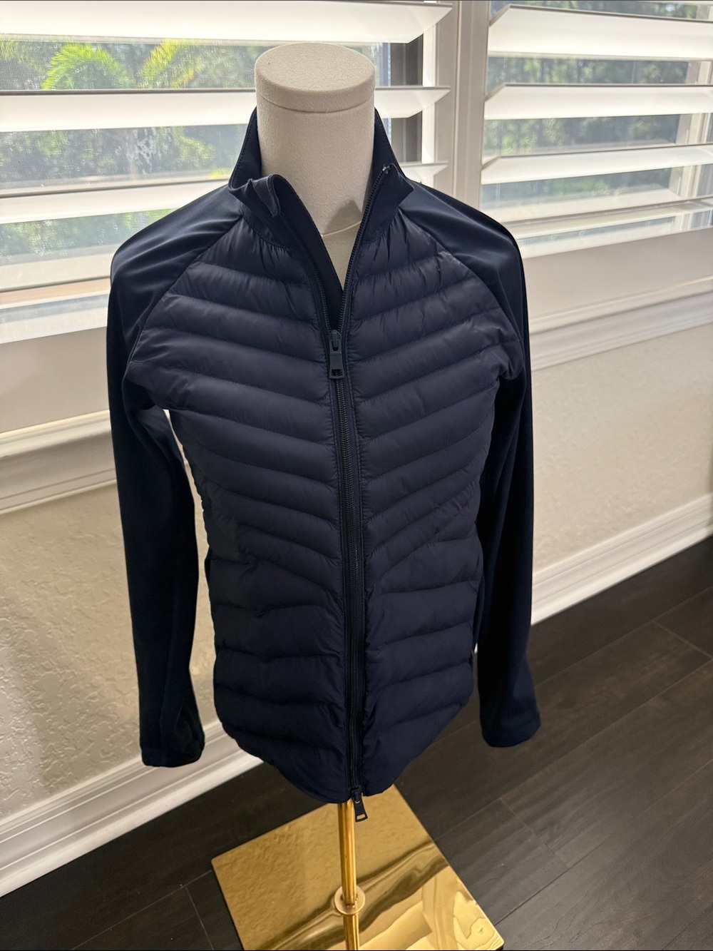 G/FORE Navy Quilted Puffer Jacket with Nylon Sleeves
